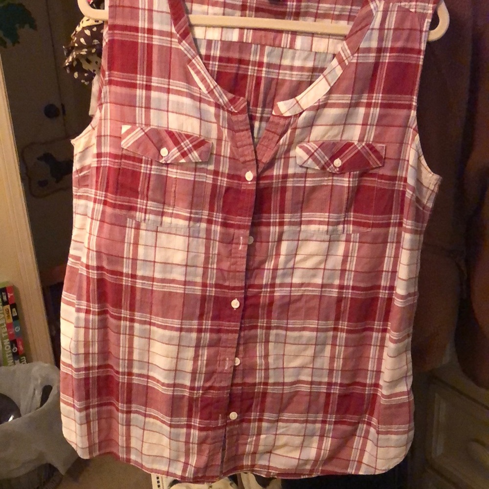 Eddie Bauer sleeveless blouse